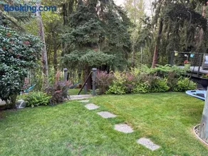 Beautiful place with a great location, free parking, WiFi & large TV. - Image 4