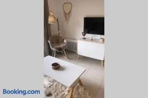 Appartement de charme dans résidence avec piscine La Joue du Loup - Image 4