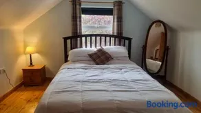Fairy Hollow Cottage - Image 2