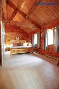 Sherbrooke Lake Cottage with Private Beach - Image 5
