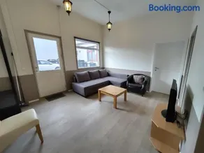 Cosy 2-bedroom flat - Image 5