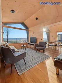 FUTOPIA Strandhäuser mit Seeblick, Sauna & Hot Tub - Image 1