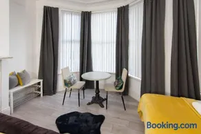 147 The Residence - Image 5