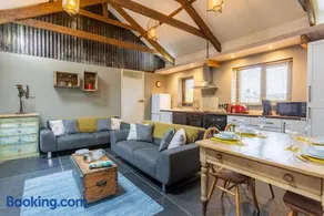 Parlour Barn - Image 4