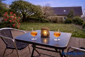 Bed & breakfast with great views in a quiet location - Image 2