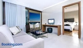 Sea View Penthouse with Terrace Podstrana Split - Image 3