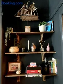 Chic Townhouse near Tunnels Beaches Ilfracombe - Image 5