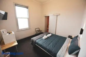 Queenscliffe Hotel - Image 3