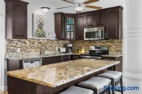 Private 5BR Oasis with Pool Near Clearwater Beach - Image 2