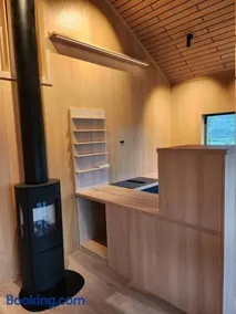Nyoppført hytte med mulighet til å leie badestamp - Image 2