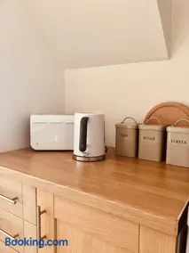 StarLight A Cosy 2 Bedroom House in Portishead - Image 2