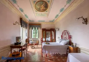 Exclusive Apartment-1844s Frescoes- Centuries old park- Peacocks- Villa Mastrangelo - Image 2