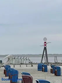 Nordseeküste am Deich mit schönem Garten - Image 1
