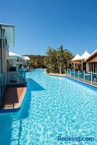 Oaks Pacific Blue Resort - Studio Lagoon Apartment - Image 2