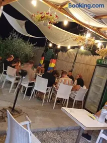 Vlora Backpackers Hostel & Bar LUNGOMARE - Image 2
