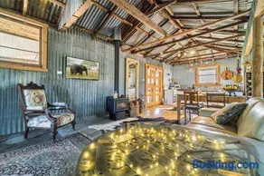 The Shearing Shed - Boutique Farm Stay - Image 1