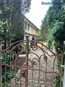 Villenzimmer mit eigenem Bad, Kunst und Aussicht - Image 4