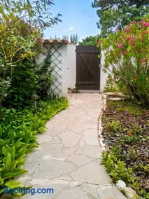 Maison charmante aux Mathes avec jardin clôturé. - Image 1