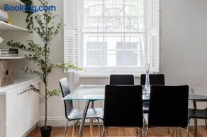 Charming 2BR - 2Bath w/ Patio by Little Venice - Image 1
