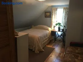 Labyrinthia Guest House - Image 1