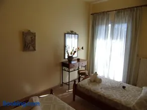 George's Apartment - Image 2