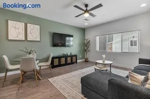Stylish Phoenix Suite by Zenia Stays - Central & Cozy Escape - Image 2
