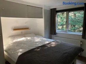 Luxe chalet met airco bij bos en zwemwater - Image 4