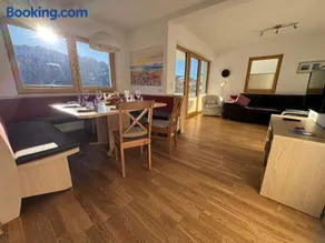 apartSTARK Fiss - Image 1