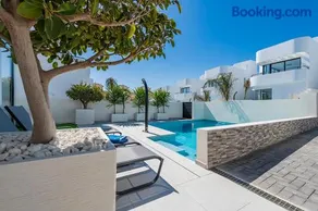 STYLISH VILLA 2018,POOL,3B.R.WIFI,NETFLIX - Image 3