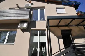 Silver Beach Apartments - Image 1