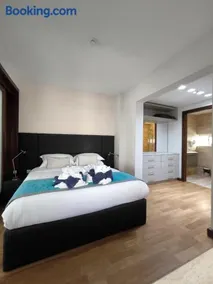 D Townhouse Boutique Suites - Image 4