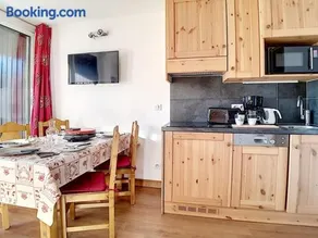 Appartement cosy aux Menuires · Accès pistes · Parking inclus - FR-1-344-850 - Image 3