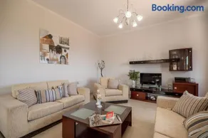 Serenitas, family house with great views - Image 2