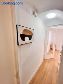 Lo Corner House - Image 2