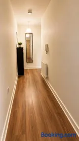 Central Milton Keynes 1BR - Balcony - Sleeps 4 - Image 2