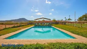 Luxurious Villa in Prado del Rey with Pool - Image 2