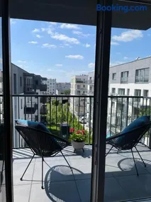 Apartament Targi z garażem i siłownią - Image 2