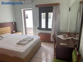 Ta Kalamakia Apartments - Image 4