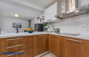 Espléndido apartamento vacacional con barbacoa y jardín - Image 4