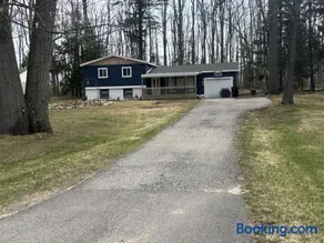 Trailside Lake Retreat - Image 1