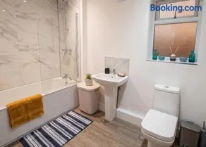 2 Bed Bungalow - Parking - New Build - High End Furnishings - Wheel Chair Accessible - Large Enclosed Garden - Dog Friendly - Image 3
