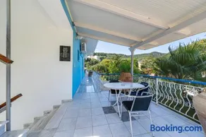 Alex bar apartments - Image 2