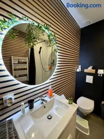 Sauna en bord de rivière - Image 3
