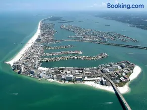 Island Flat 103 - Image 4