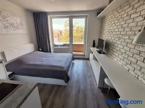 Mountain View Studio Apartment - Image 2