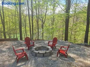 Cozy Lake Duplex Sleeps 5 Games Dog-friendly - Image 2