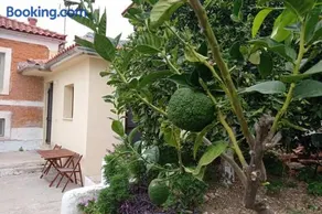 Afroditis's & Makis's apartment - Image 1