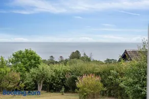 Cozy House With Sea View And Beautiful Location - Image 2