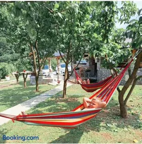 Holiday bungalows with pool - Image 2
