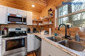 Nature Retreat Near Buffalo River with Hot Tub - Image 2